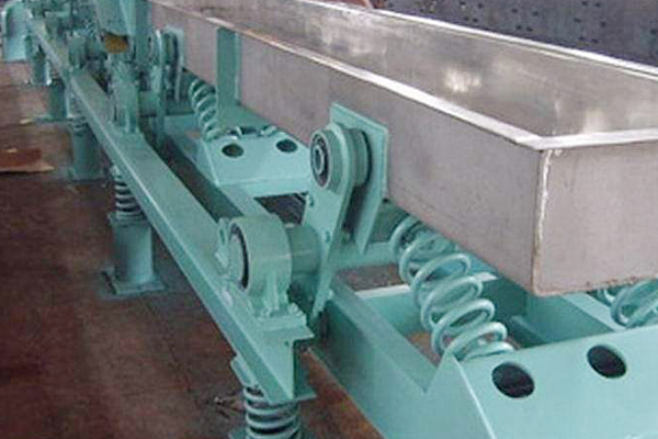 振動(dòng)輸送機(jī)